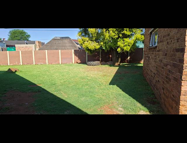 3 BEDROOM FREEHOLD TO LET IN EDELWEISS